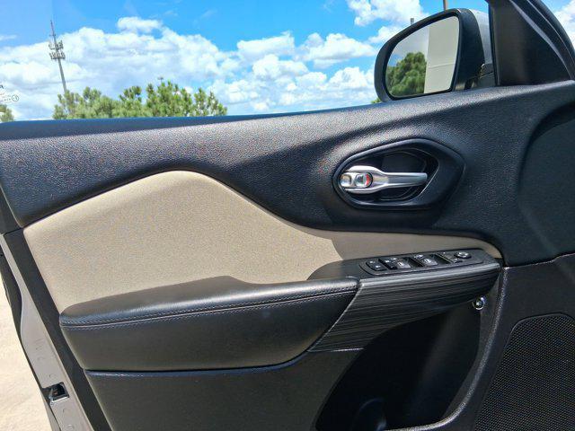 used 2015 Jeep Cherokee car, priced at $10,597