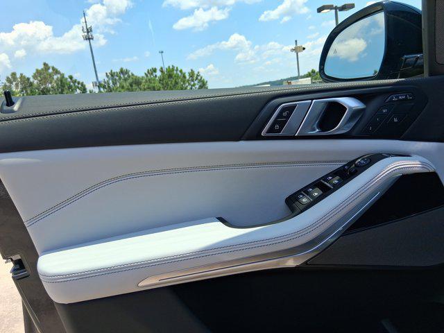new 2026 BMW X7 car, priced at $93,975