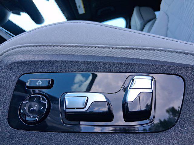 new 2026 BMW X7 car, priced at $93,975