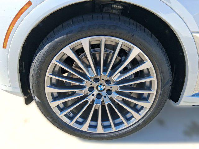 new 2026 BMW X7 car, priced at $95,625