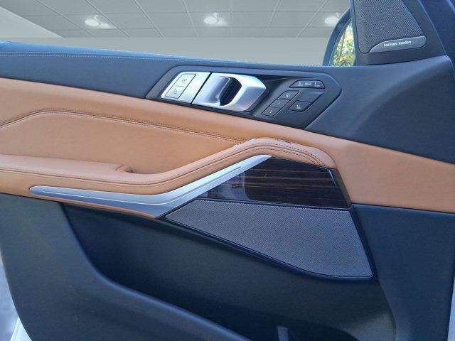 new 2026 BMW X7 car, priced at $95,625