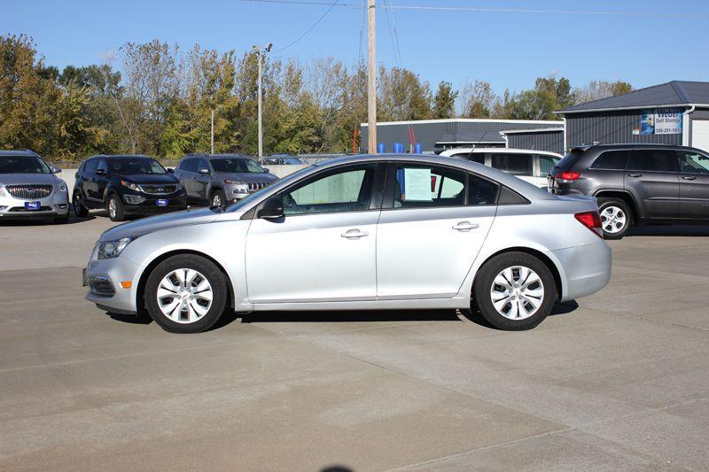 used 2016 Chevrolet Cruze Limited car, priced at $9,900