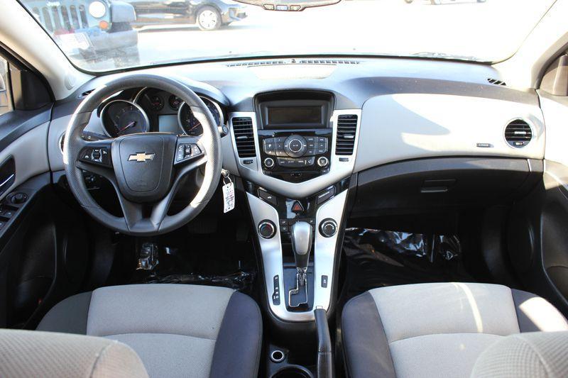 used 2016 Chevrolet Cruze Limited car, priced at $9,900