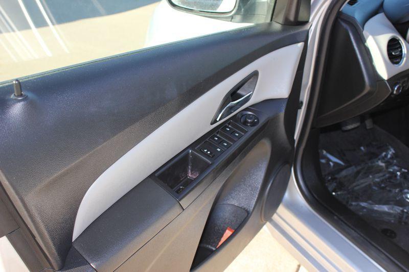 used 2016 Chevrolet Cruze Limited car, priced at $9,900