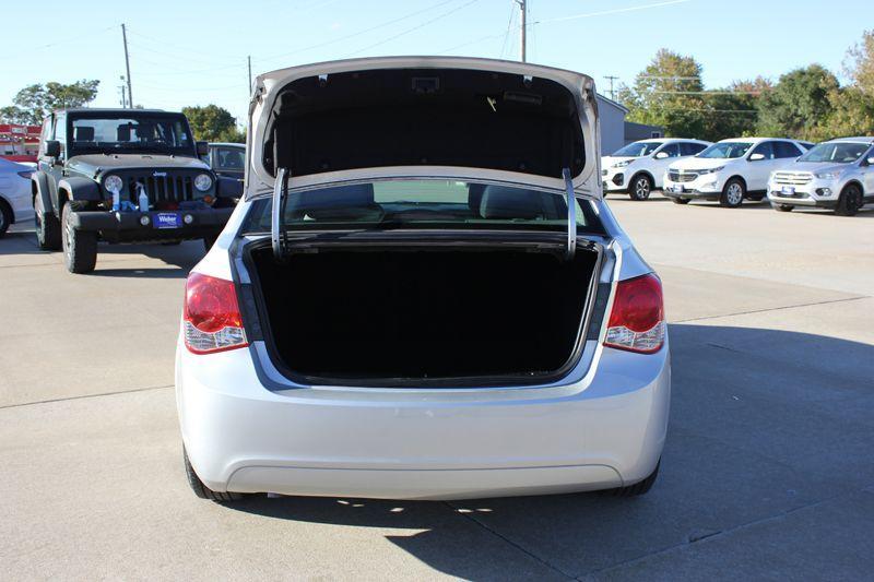 used 2016 Chevrolet Cruze Limited car, priced at $9,900