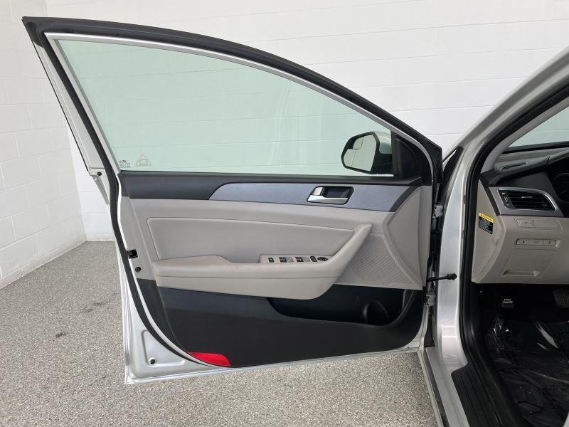 used 2016 Hyundai Sonata Hybrid car, priced at $14,900
