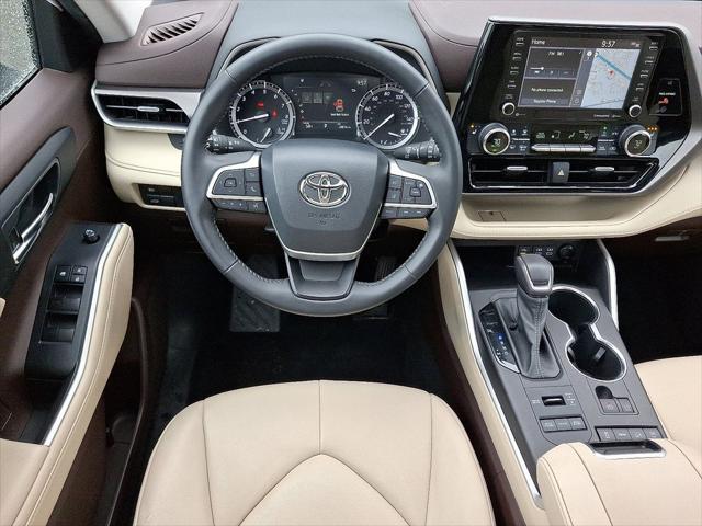 used 2022 Toyota Highlander car, priced at $40,033