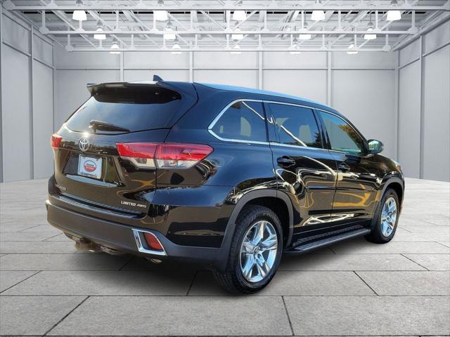 used 2019 Toyota Highlander car, priced at $30,762