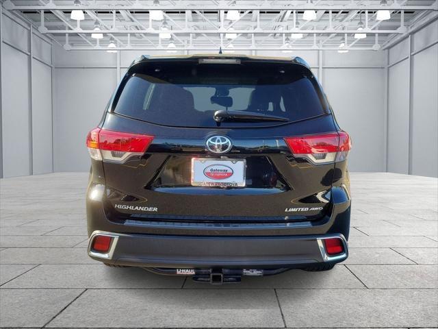 used 2019 Toyota Highlander car, priced at $30,762