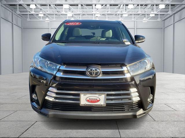 used 2019 Toyota Highlander car, priced at $30,762