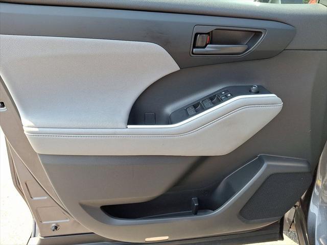 used 2021 Toyota Highlander car, priced at $32,745