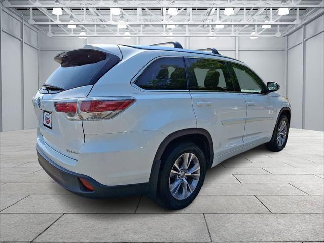 used 2015 Toyota Highlander car, priced at $17,763