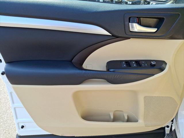 used 2015 Toyota Highlander car, priced at $17,763
