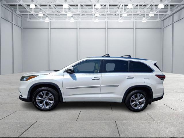 used 2015 Toyota Highlander car, priced at $17,763