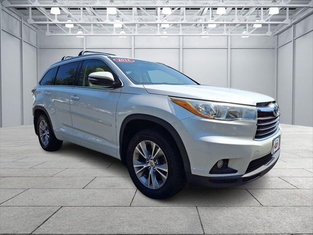 used 2015 Toyota Highlander car, priced at $17,763