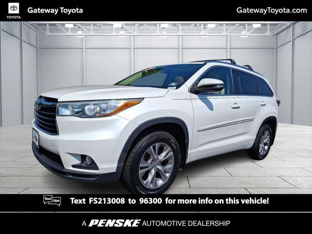 used 2015 Toyota Highlander car, priced at $18,748