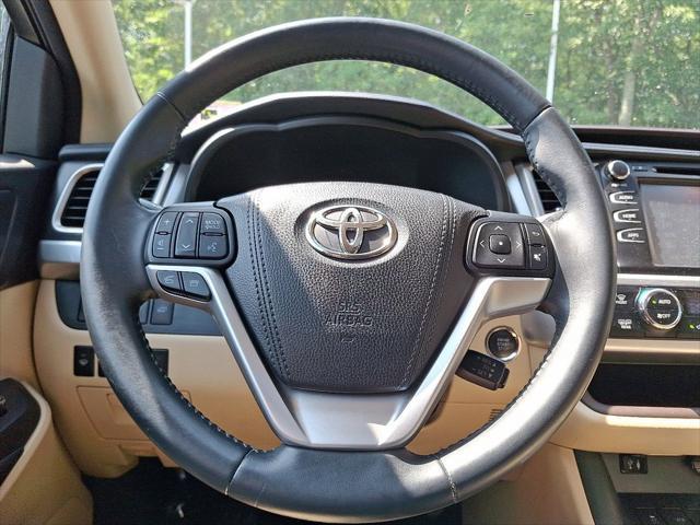 used 2015 Toyota Highlander car, priced at $17,763