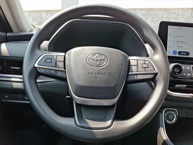 new 2025 Toyota Highlander car, priced at $45,477