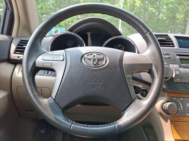used 2009 Toyota Highlander Hybrid car, priced at $10,459