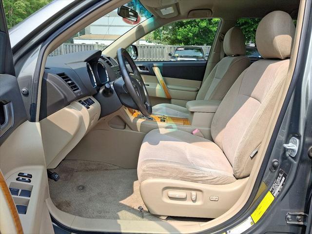 used 2009 Toyota Highlander Hybrid car, priced at $10,459