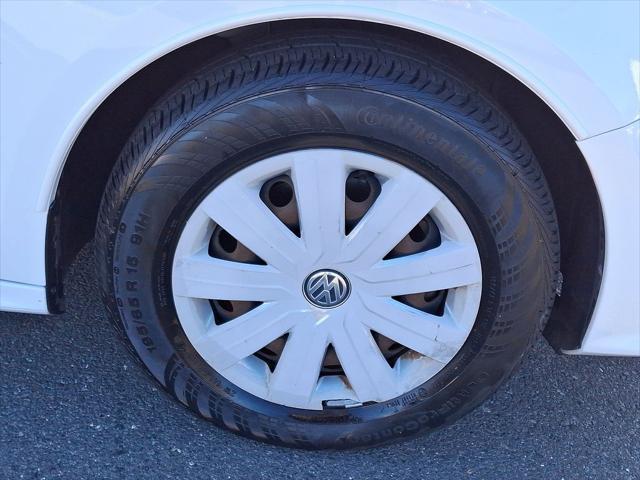 used 2015 Volkswagen Jetta car, priced at $9,683