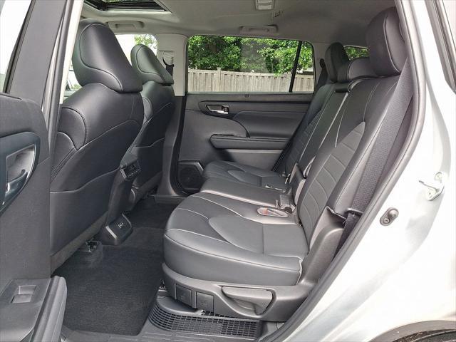 used 2022 Toyota Highlander Hybrid car, priced at $43,575