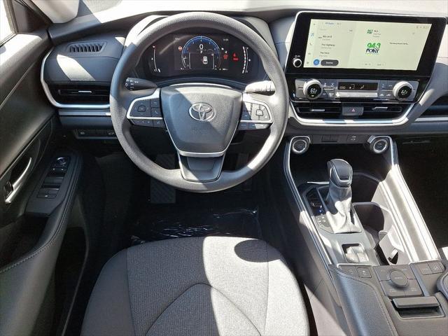 new 2025 Toyota Highlander car, priced at $45,348