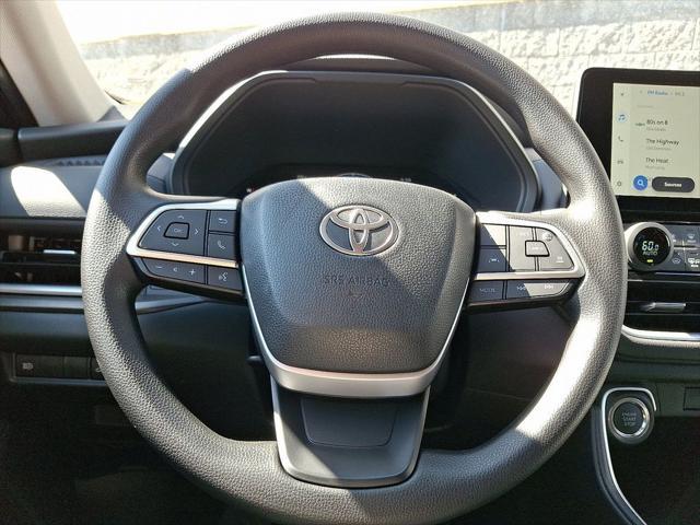 new 2025 Toyota Highlander car, priced at $45,348