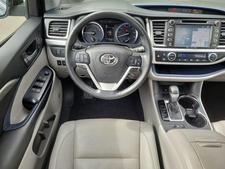 used 2018 Toyota Highlander Hybrid car, priced at $27,755