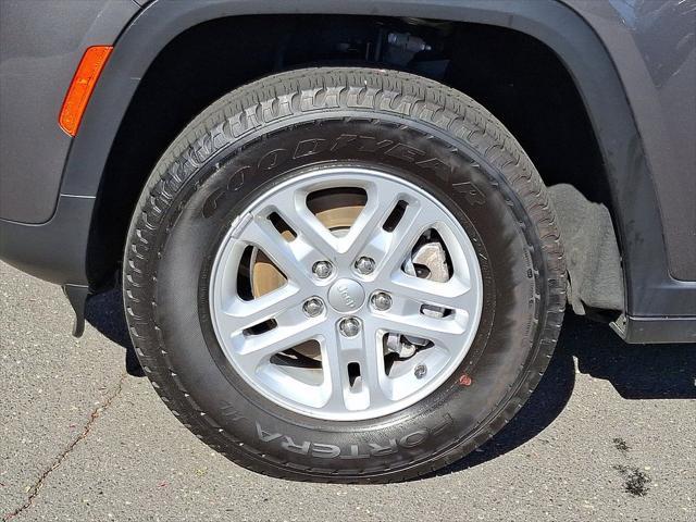 used 2022 Jeep Grand Cherokee car, priced at $32,454