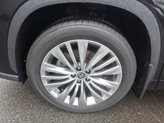 used 2023 Toyota Highlander Hybrid car, priced at $51,743