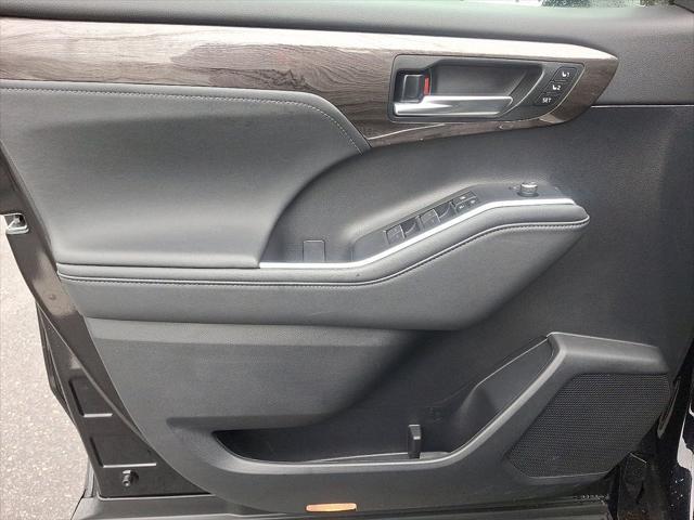 used 2023 Toyota Highlander Hybrid car, priced at $51,743