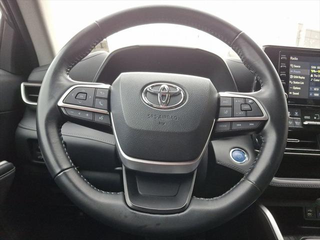 used 2022 Toyota Highlander Hybrid car, priced at $34,561