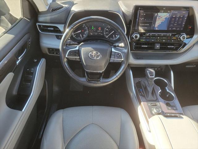 used 2021 Toyota Highlander car, priced at $36,976