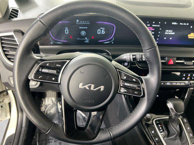 used 2025 Kia Seltos car, priced at $26,504