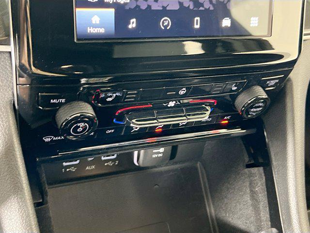 used 2022 Jeep Grand Cherokee car, priced at $31,106