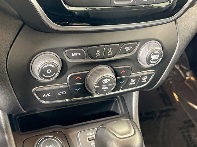 used 2022 Jeep Cherokee car, priced at $25,202