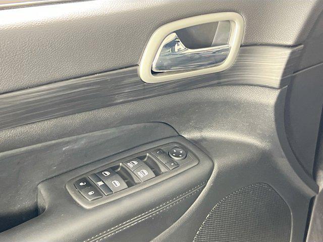 used 2021 Jeep Grand Cherokee car, priced at $27,784