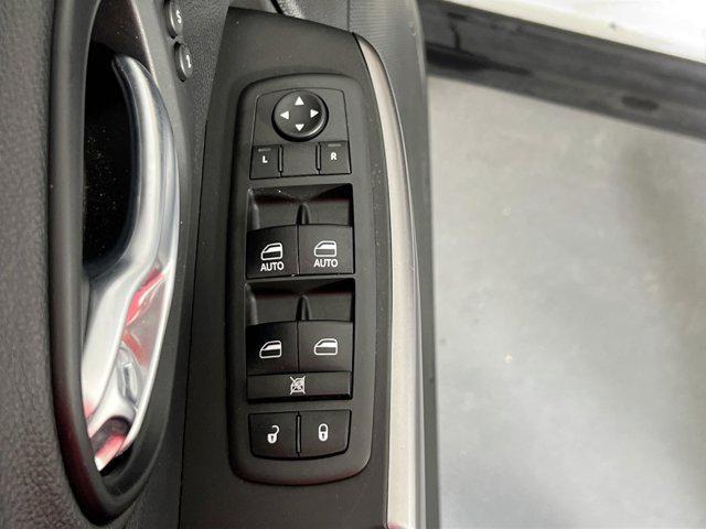 used 2021 Jeep Cherokee car, priced at $25,424