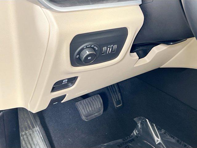 used 2022 Jeep Grand Cherokee car, priced at $33,825