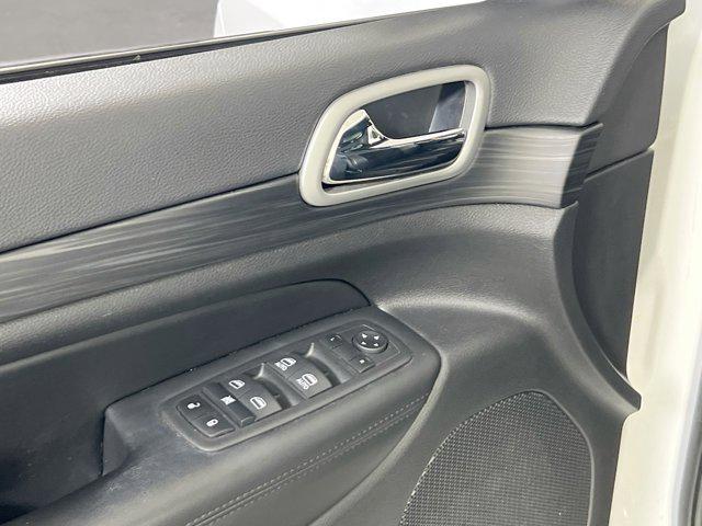 used 2022 Jeep Grand Cherokee car, priced at $28,634