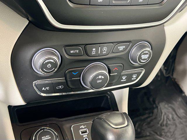 used 2021 Jeep Cherokee car, priced at $22,568