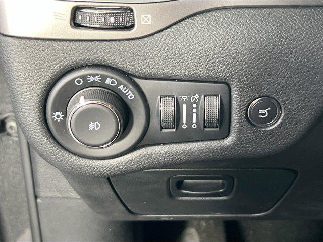 used 2022 Jeep Cherokee car, priced at $23,390