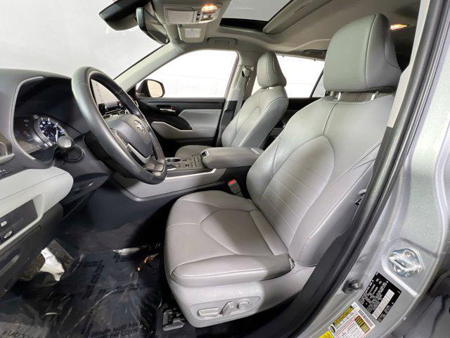 used 2022 Toyota Highlander car, priced at $38,056