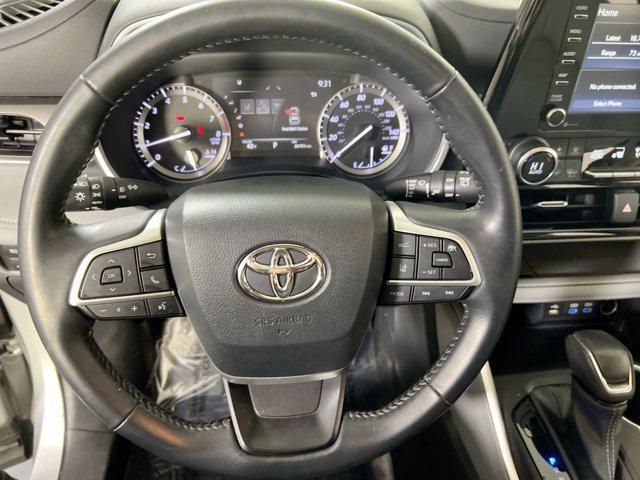 used 2022 Toyota Highlander car, priced at $38,056