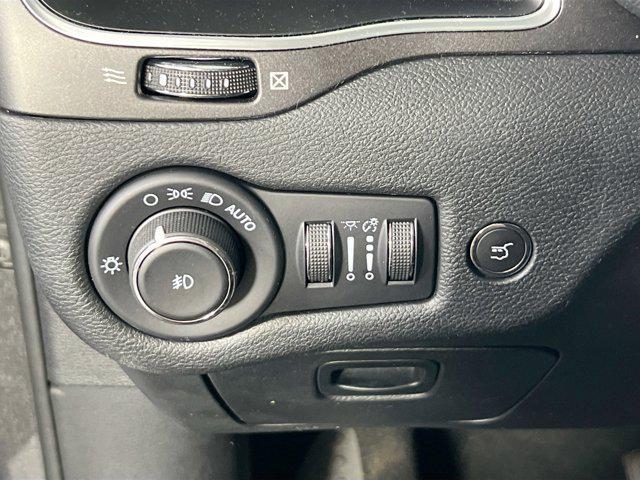 used 2022 Jeep Cherokee car, priced at $27,995