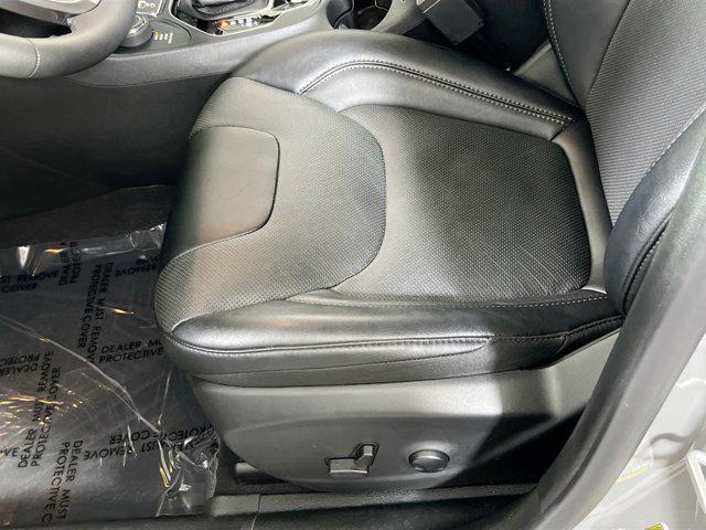 used 2022 Jeep Cherokee car, priced at $29,088