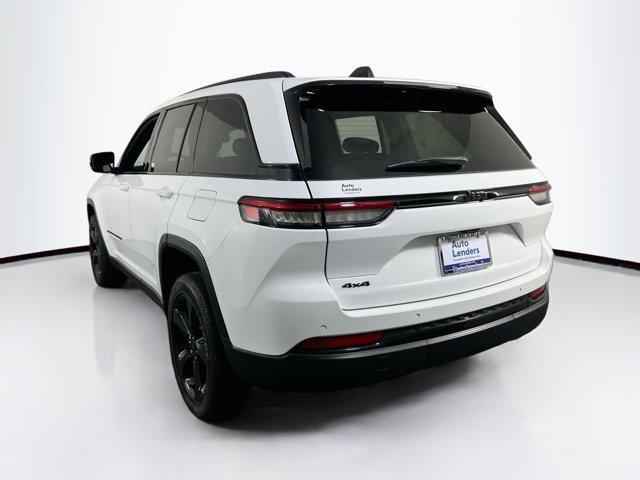 used 2022 Jeep Grand Cherokee car, priced at $32,034
