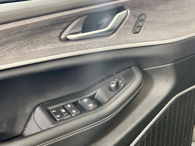 used 2022 Jeep Grand Cherokee car, priced at $30,565