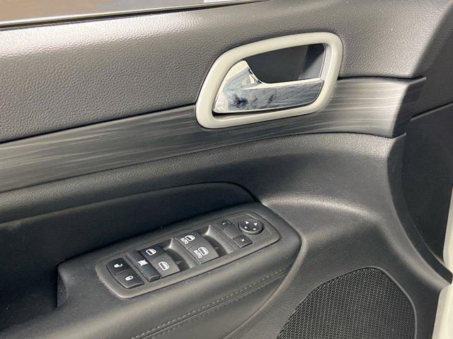used 2021 Jeep Grand Cherokee car, priced at $28,186